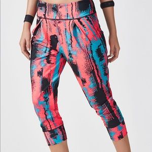 Fabletics Yogi Capri Pants size L